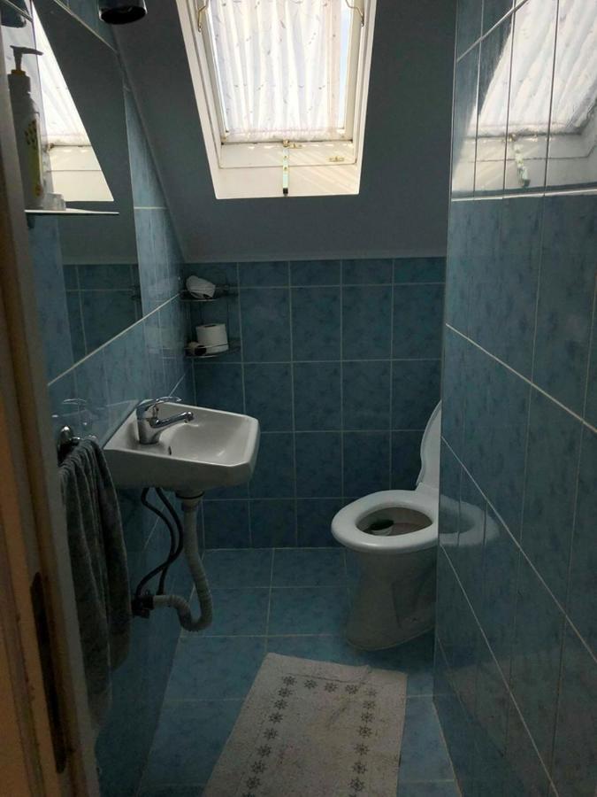 Balazs Vendeghaz Aparthotel Lupeni  Exterior photo